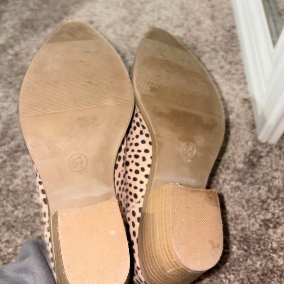 Stylish Tan and Black Women's Ankle Boots - Picture 3 of 3